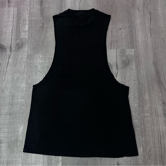 Gymshark Sleeveless Shirt - Picture 2 of 4